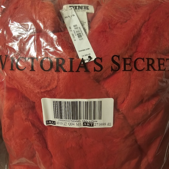 Victoria Secret Matching Robe And Slippers - Picture 4 of 5